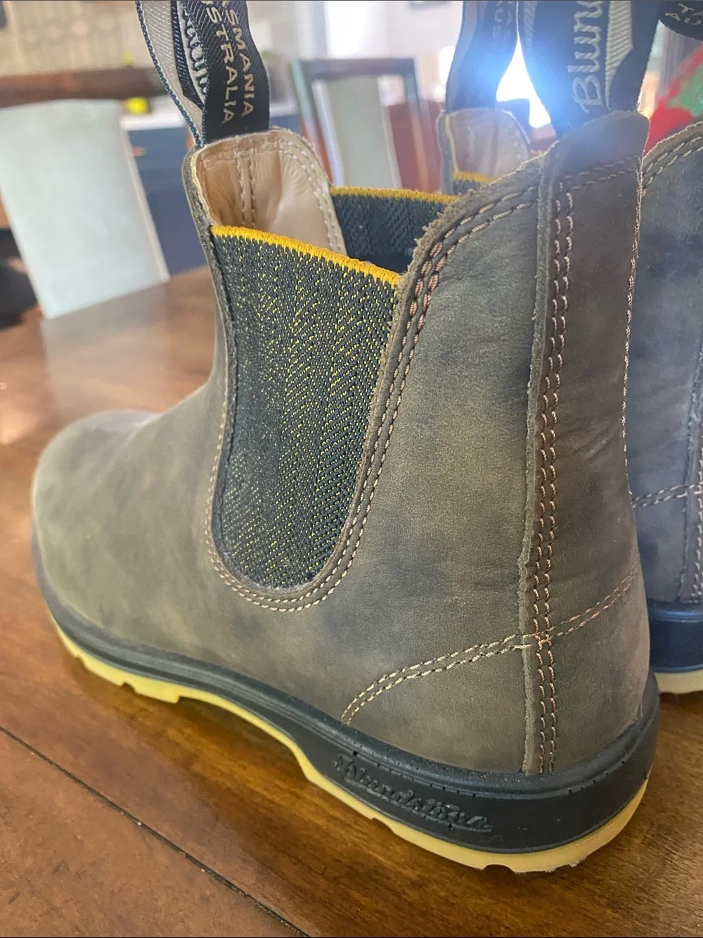Blundstone Men's Classic’s #1944 S7 Chelsea Boots- Rustic Brown/ Mustard Black